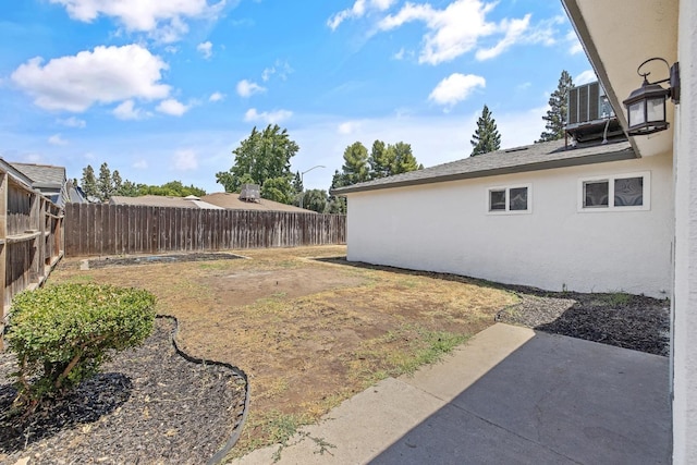 3012 W Santa Ana Ave, Fresno, CA 93722 - fenced backyard featuring a patio area