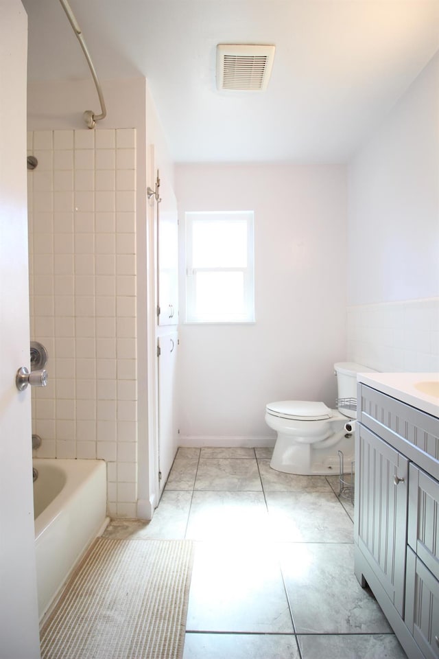 3377 E Richert Ave, Fresno, CA 93726 - bathroom featuring vanity and shower / tub combination