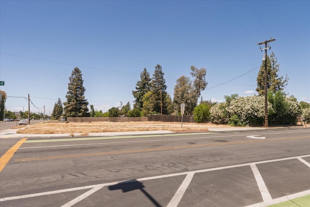 4615 N Maple Ave, Fresno, CA 93726 - photo 2
