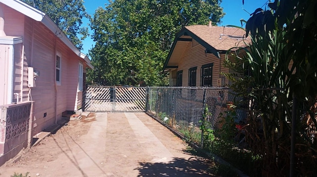1327 N Ferger Ave, Fresno, CA 93728 - photo 22