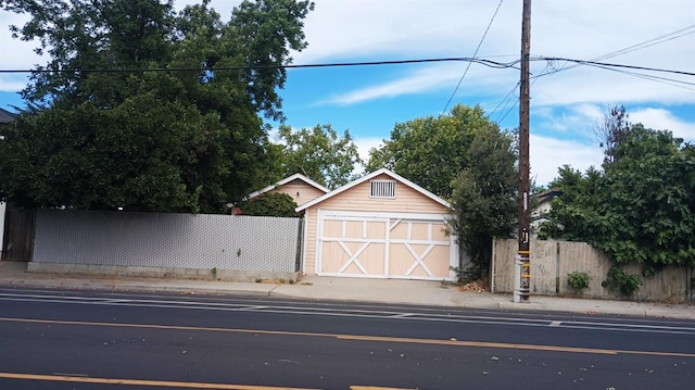 1327 N Ferger Ave, Fresno, CA 93728 - photo 2