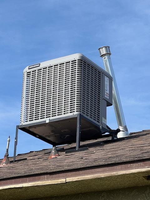 3922 E Lyell Ave, Fresno, CA 93702 - exterior view of a cooling unit