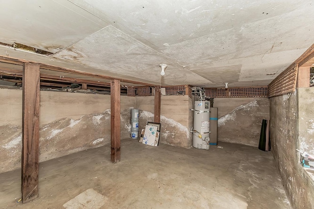 4430 E Iowa Ave, Fresno, CA 93702 - unfinished basement featuring water heater