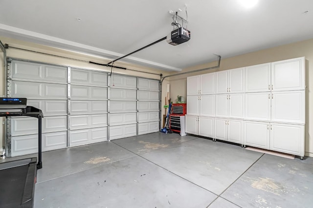 4349 Hillside Rd, Madera, CA 93636 - garage with a garage door opener