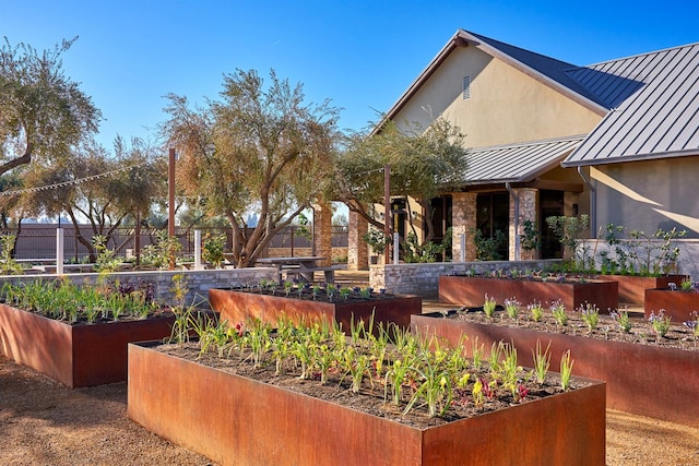 212 Arbor Dr S, Madera, CA 93636 - view of yard featuring a garden