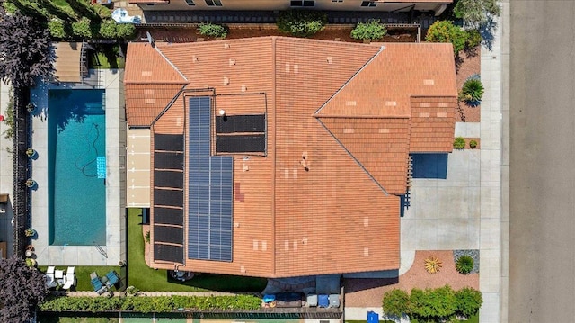 3982 Flint Ave, Clovis, CA 93619 - view from above of property featuring a pool