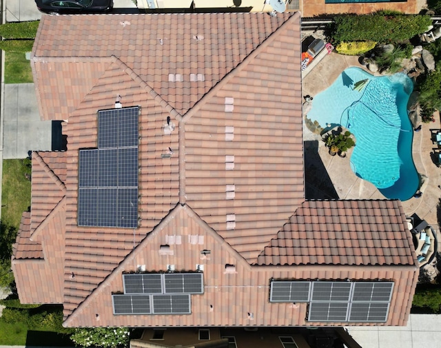 4367 Salem Ln, Clovis, CA 93619 - aerial view of property and surrounding area with a pool