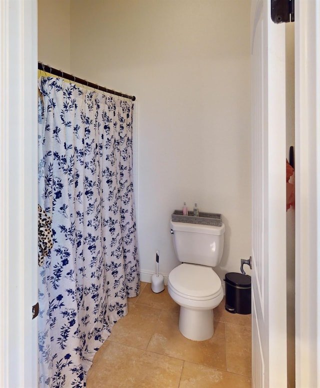 4367 Salem Ln, Clovis, CA 93619 - full bathroom featuring tile patterned floors and a shower with curtain