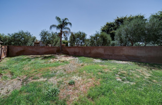 4001 W Fig Tree Ln, Fresno, CA 93722 - view of fenced backyard