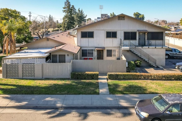 605 W Ashlan Ave, Clovis, CA 93612 - view of front of home featuring stairs