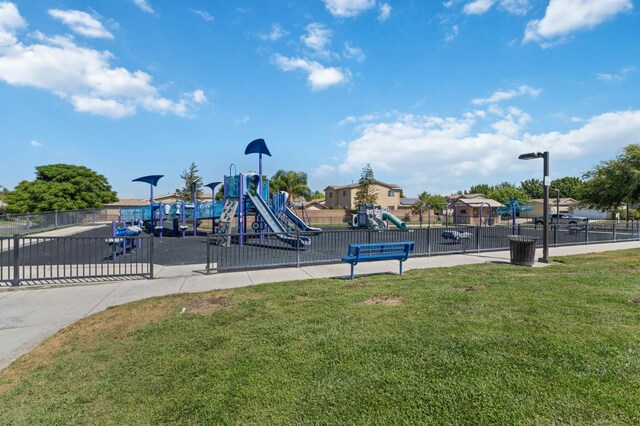 4220 Spruce St, Firebaugh, CA 93622 - view of communal playground