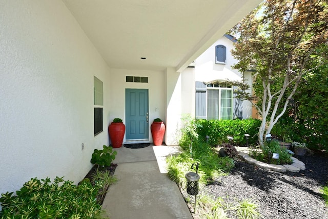 1082 E Oakmont, Fresno, CA 93730 - entrance to property featuring stucco siding