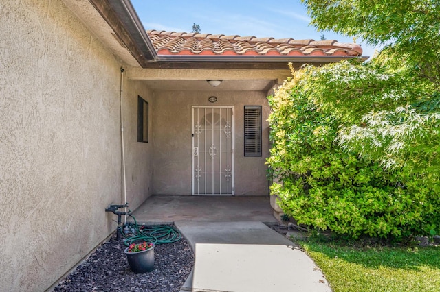 115 Prince Ln, Madera, CA 93637 - entrance to property with stucco siding