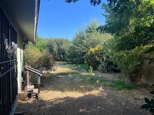 6924 N Winery, Fresno, CA 93710 - view of yard