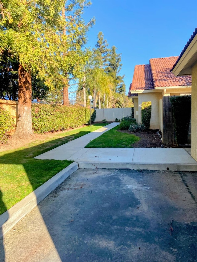 1542 E Alluvial Ave Unit 128, Fresno, CA 93720 - view of yard