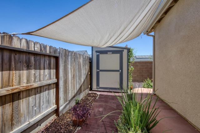629 Del Monte Ave, Clovis, CA 93619 - view of patio featuring a storage shed