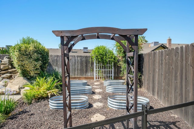 8501 N Akron Ave, Fresno, CA 93720 - view of yard