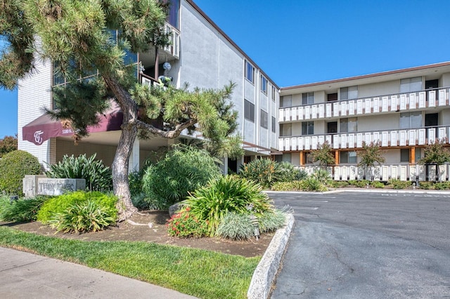 5180 N Wishon Ave Unit 103, Fresno, CA 93704 - view of building exterior