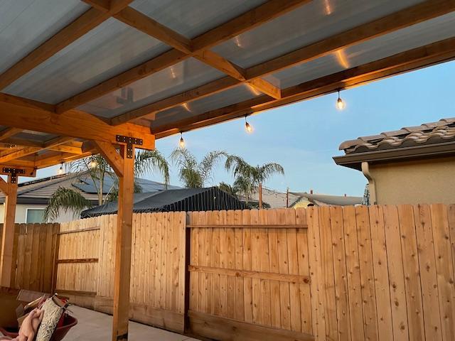 6908 E Castle Ave, Fresno, CA 93727 - view of patio