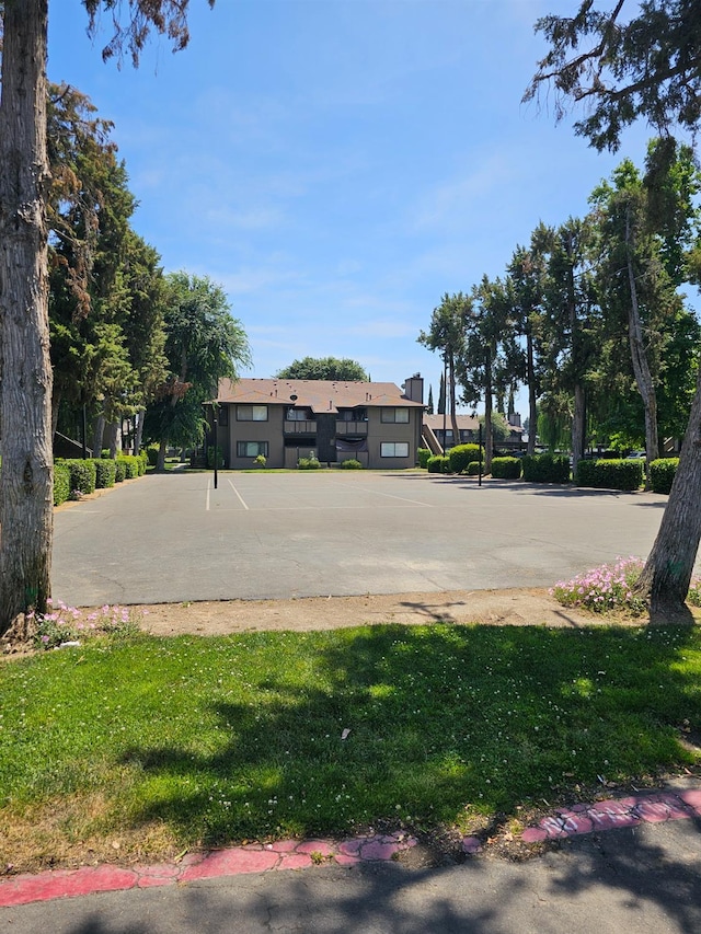 1151 S Chestnut Ave Unit 108, Fresno, CA 93702 - view of grassy yard