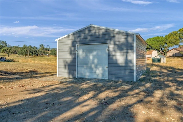 27762 Twin Ponds Rd, Clovis, CA 93619 - detached garage with driveway