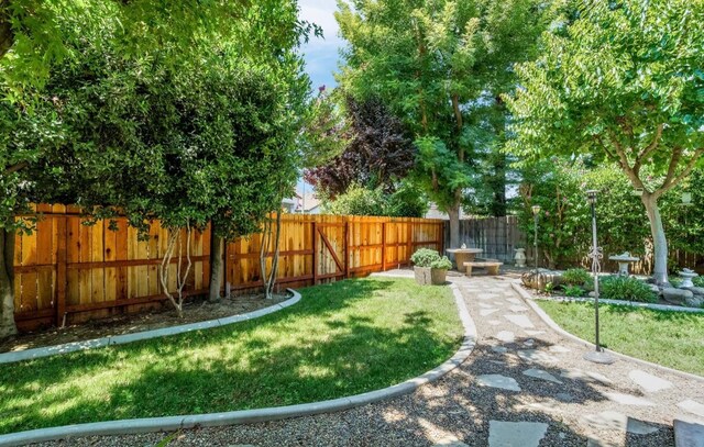 4632 W Minarets Ave, Fresno, CA 93722 - view of fenced backyard