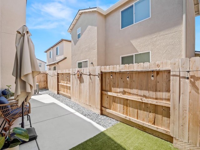 6274 E Riesling Dr, Fresno, CA 93727 - view of patio / terrace