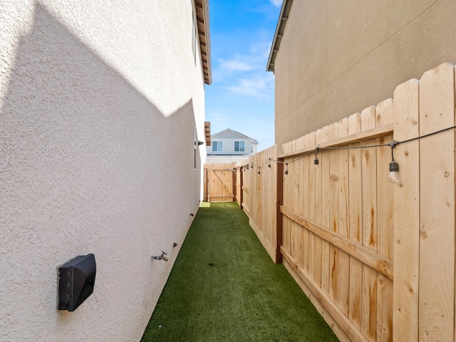 6274 E Riesling Dr, Fresno, CA 93727 - view of side of home with stucco siding