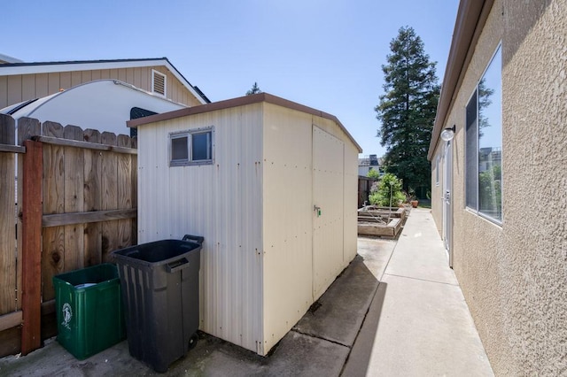 3084 Magnolia Ave, Clovis, CA 93611 - view of shed with a garden