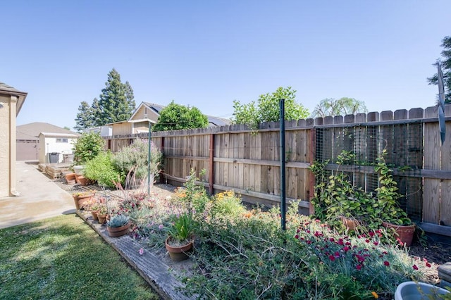 3084 Magnolia Ave, Clovis, CA 93611 - view of fenced backyard