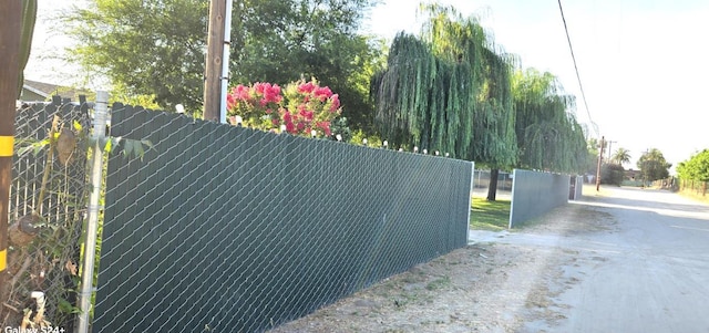3415 E Lincoln Ave, Fresno, CA 93725 - exterior view