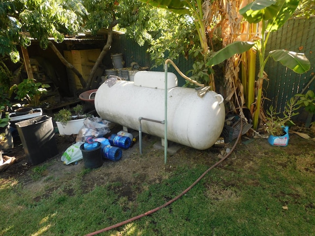 3415 E Lincoln Ave, Fresno, CA 93725 - exterior view of gas tank