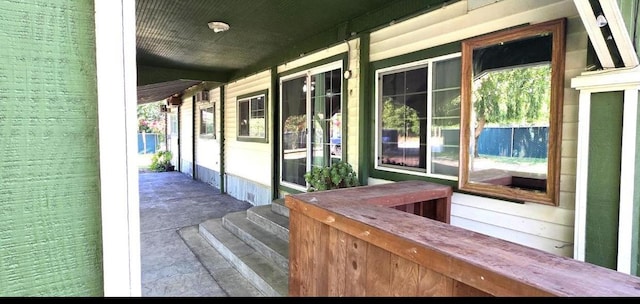 3415 E Lincoln Ave, Fresno, CA 93725 - view of porch