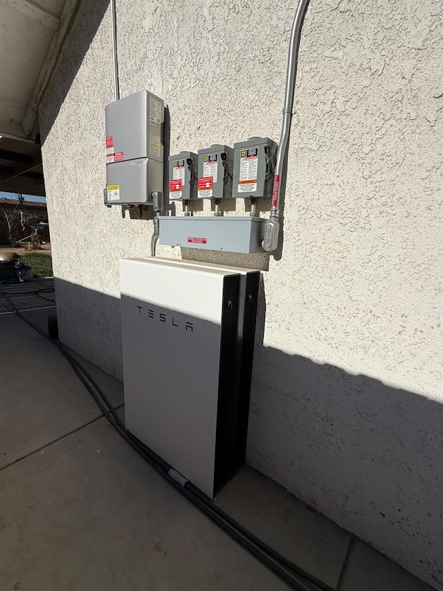 2662 Yerba St, Selma, CA 93662 - exterior view of stucco siding and related energy utilities