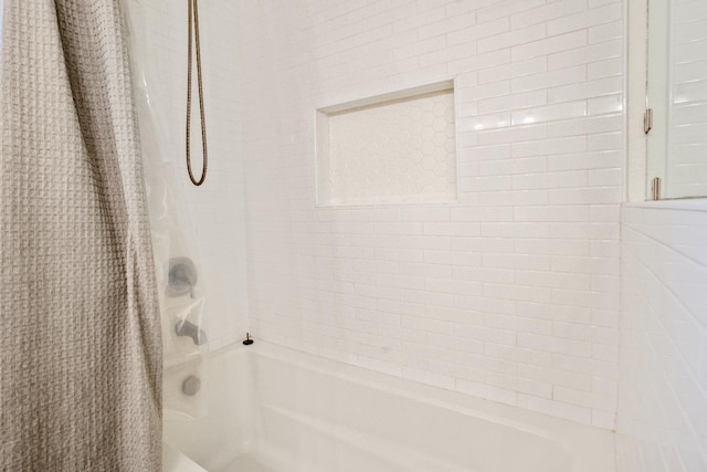 6372 N Benedict Ave, Fresno, CA 93711 - full bathroom with shower / bath combination with curtain