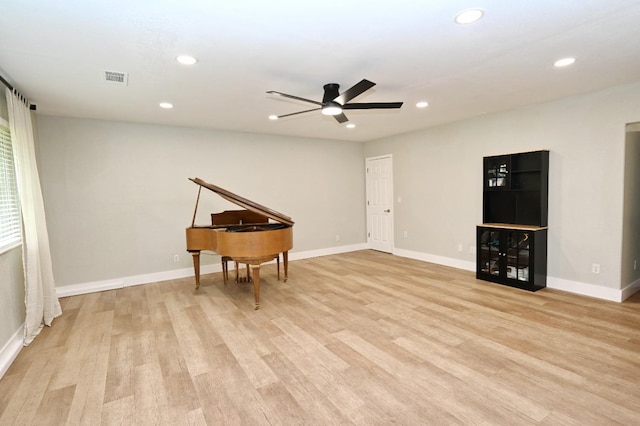 25190 Elwood Rd, Sanger, CA 93657 - spare room with recessed lighting, a ceiling fan, and light wood-style floors