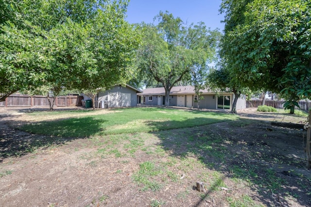 1904 S Fairway Ave, Fresno, CA 93727 - view of yard