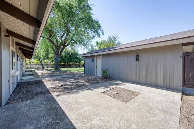 1904 S Fairway Ave, Fresno, CA 93727 - view of patio / terrace