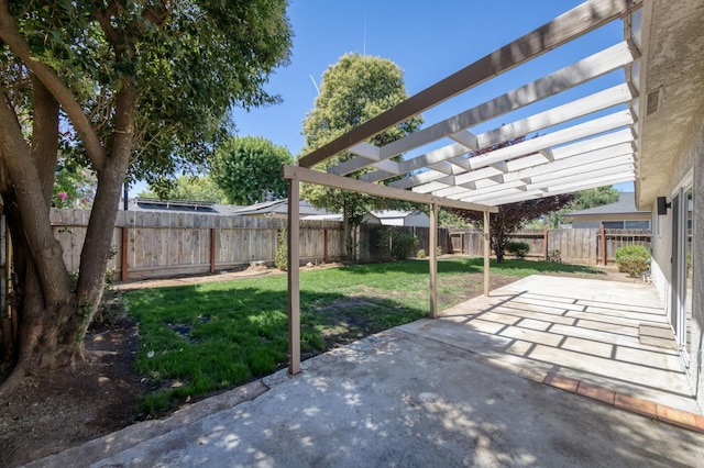 1648 Purvis Ave, Clovis, CA 93611 - fenced backyard with a pergola and a patio area