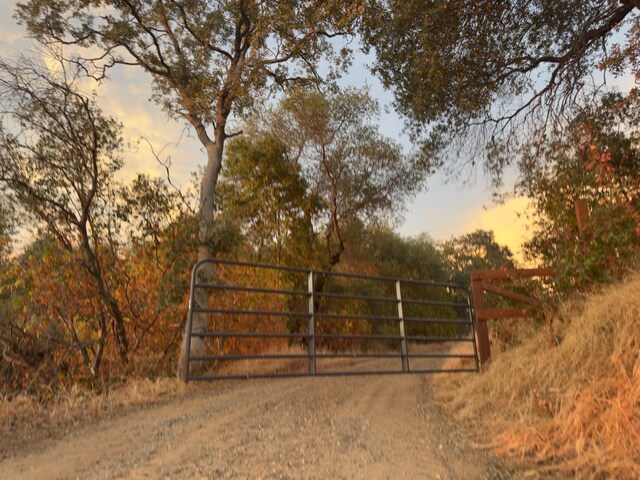 2 Buggy Whip Dr, Coarsegold, CA 93614