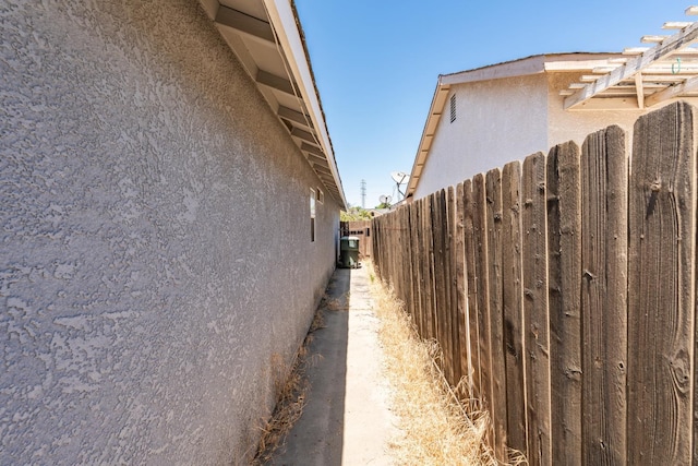6431 E Inyo St, Fresno, CA 93727 - view of home's exterior with stucco siding