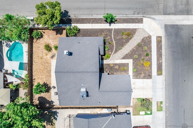 6431 E Inyo St, Fresno, CA 93727 - bird's eye view of a pool