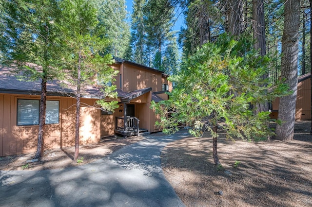40748 Mill Run Ln Unit 5, Shaver Lake, CA 93664 - rear view of property featuring a shingled roof