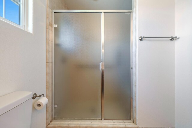 570 S Lassen Ave, Kerman, CA 93630 - full bath featuring a shower stall