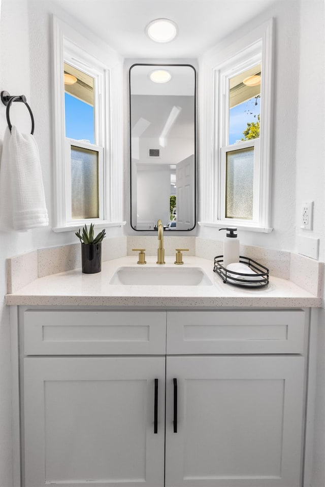 3486 E Lamona Ave, Fresno, CA 93703 - bathroom featuring vanity