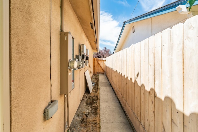 135 N Park Dr, Madera, CA 93637 - view of home's exterior featuring stucco siding