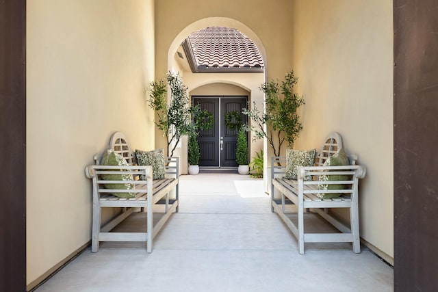 2706 Trenton Ave, Clovis, CA 93619 - doorway to property featuring stucco siding and a tiled roof