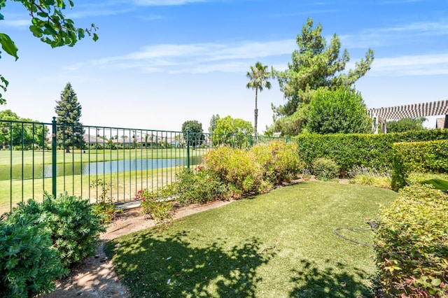 1728 E Green Sage Ave, Fresno, CA 93730 - view of yard featuring a water view