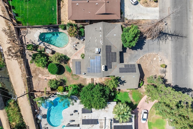 4678 N Thorne Ave, Fresno, CA 93704 - aerial view of a pool area