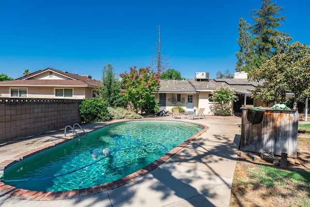 4678 N Thorne Ave, Fresno, CA 93704 - view of swimming pool with a patio area